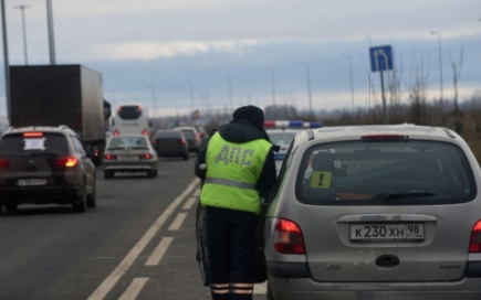 У водителей будут брать анализ мочи после проверки на алкотестере