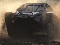 ripsaw-ev2-luxury-super-tank-front-view-kicking-up-dust_Snapseed.jpg